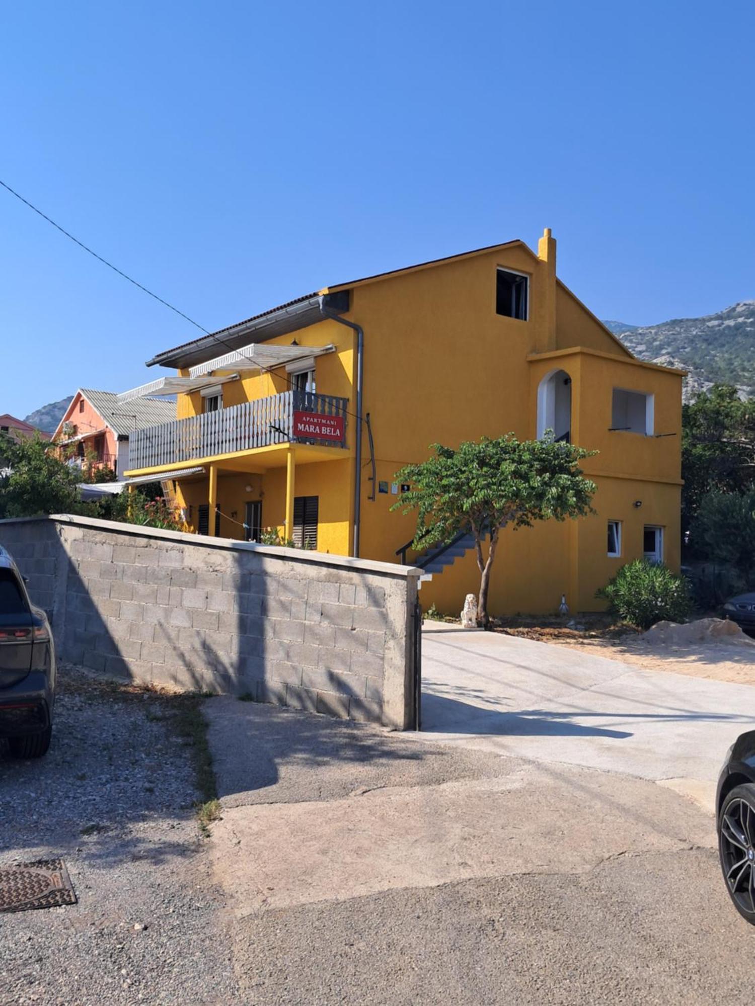 Apartments Mara Bela Karlobag Exterior photo